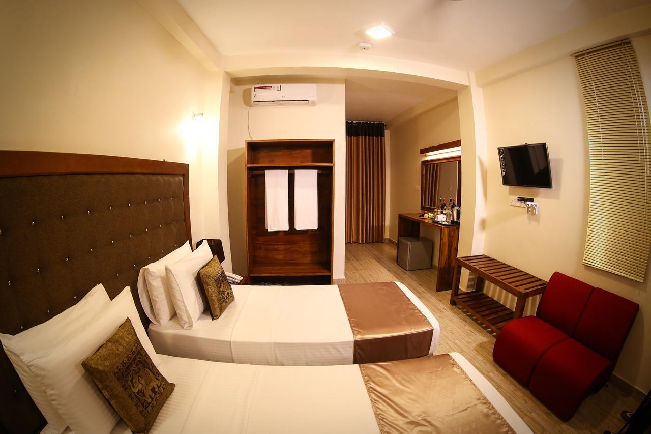 Hotel Vendol Maliga Edge à Kandy Extérieur photo