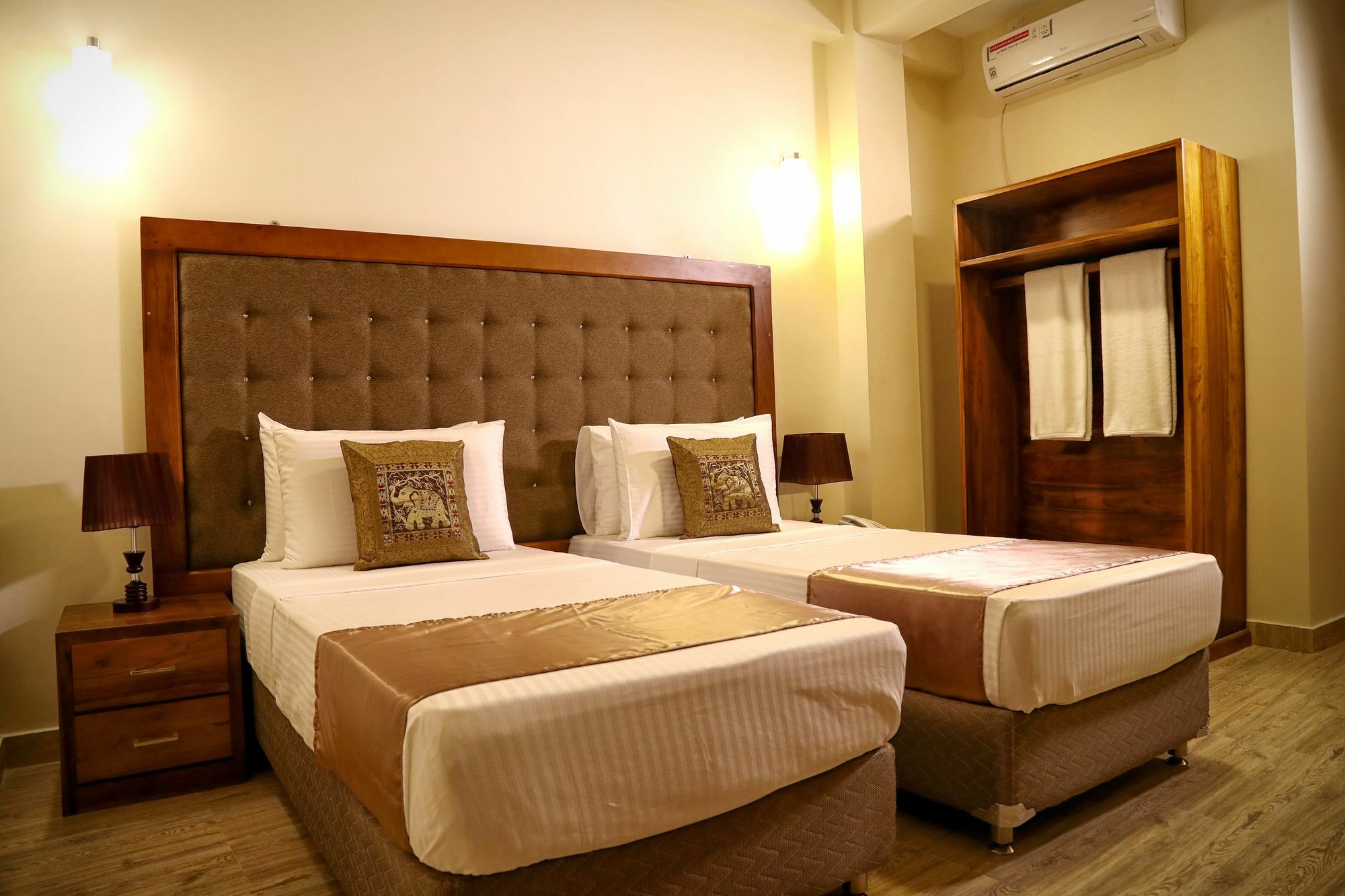 Hotel Vendol Maliga Edge à Kandy Extérieur photo